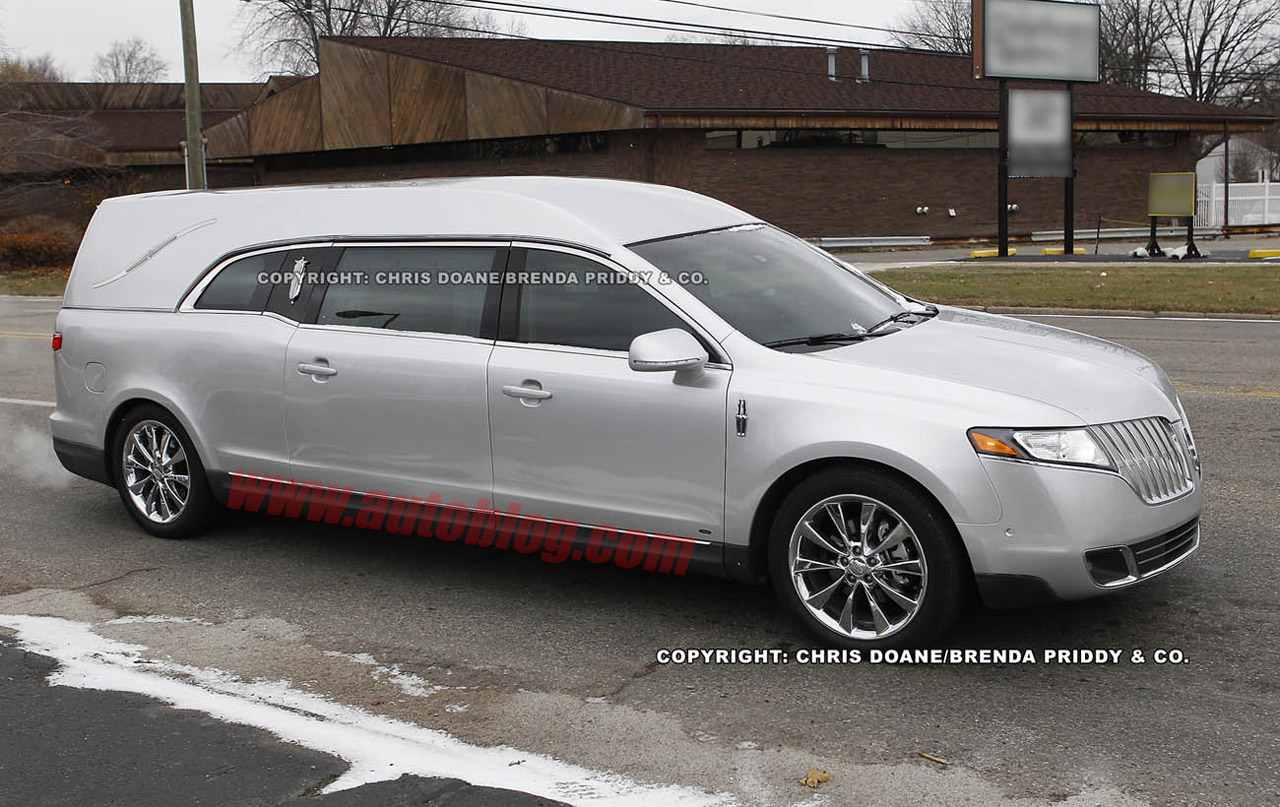 2009 - [Lincoln] MKT - Page 2 01-lincoln-mkt-hearse-spy-shots