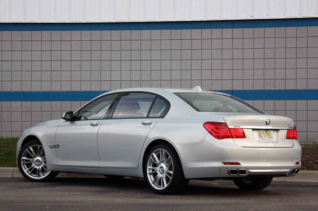 سيارة BMW 760 Li 2012 02-2010-bmw-760li-qs