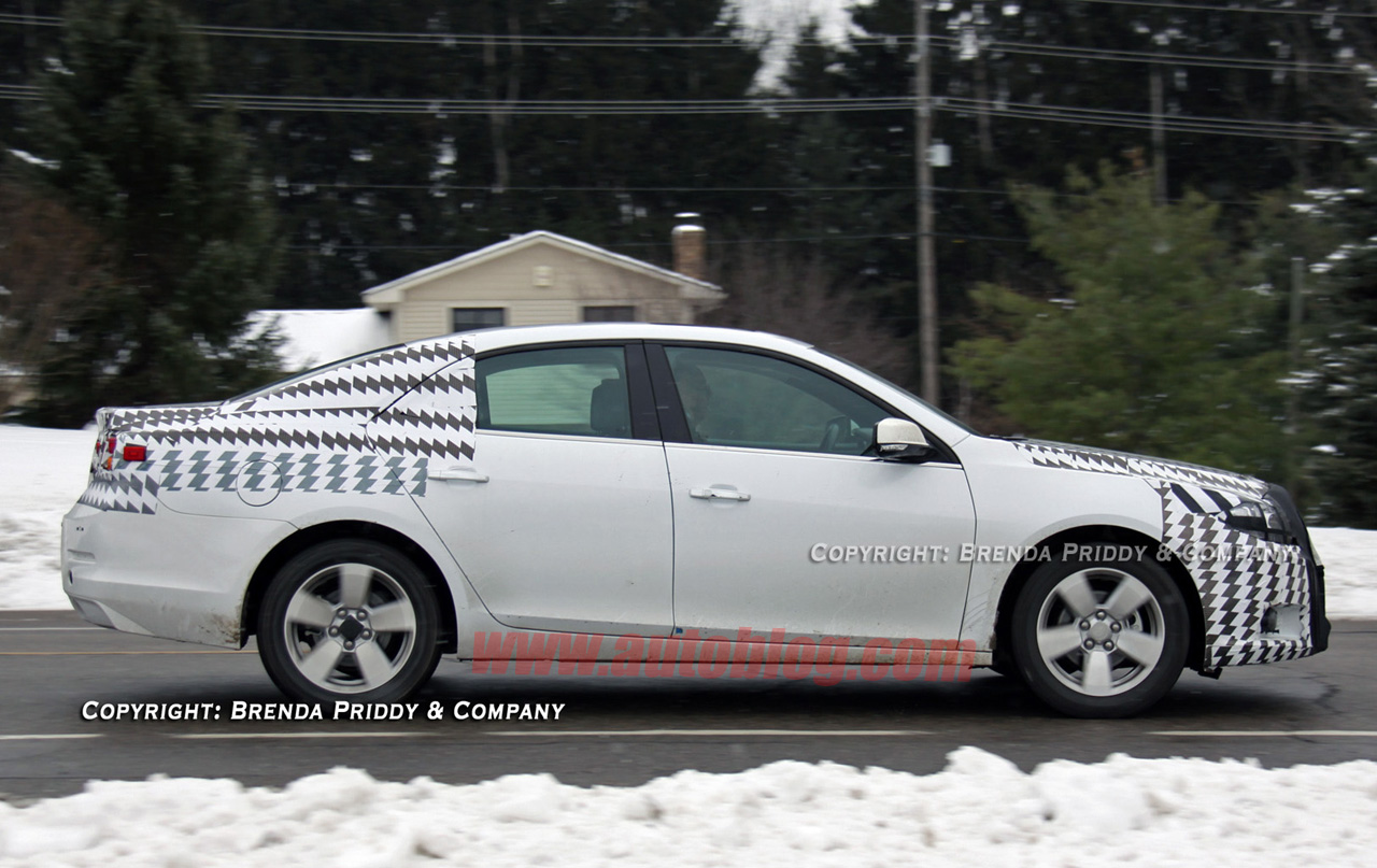 2011 - [Chevrolet] Malibu (Epica II) 03-2012-chevrolet-malibu-spy-shots