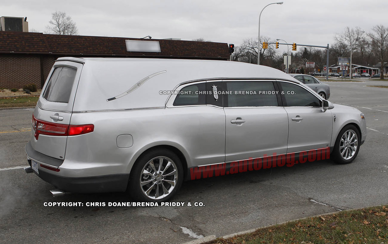 2009 - [Lincoln] MKT - Page 2 04-lincoln-mkt-hearse-spy-shots