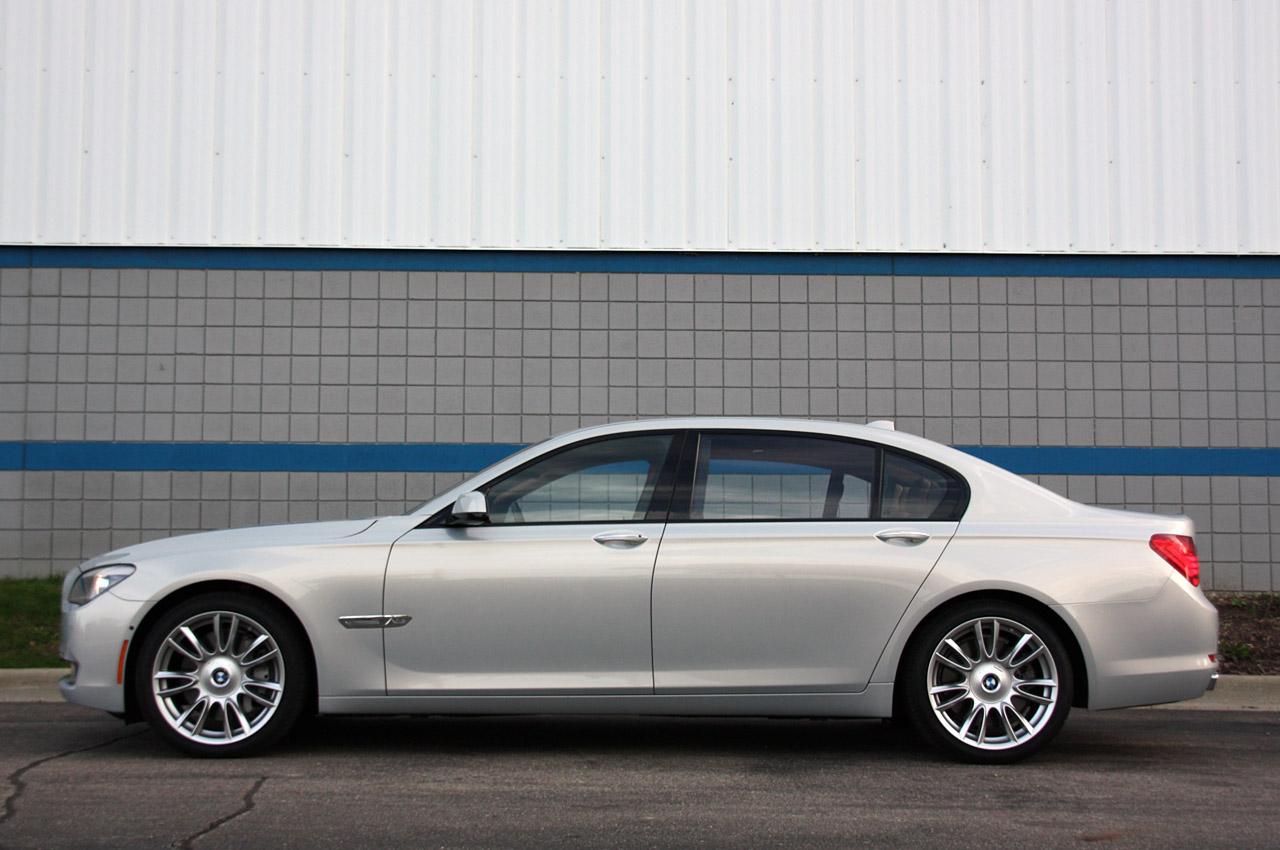 سيارة BMW 760 Li 2012 05-2010-bmw-760li-qs