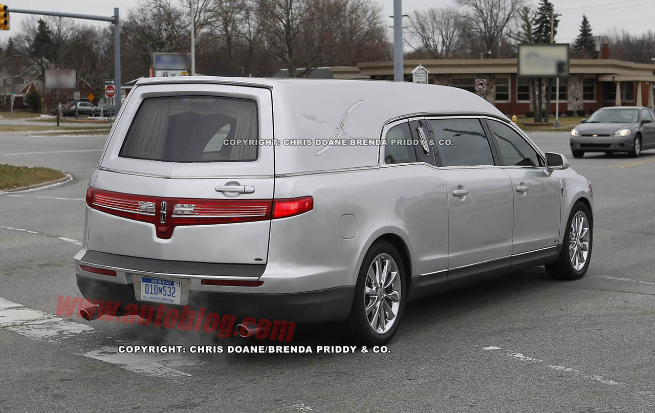 2009 - [Lincoln] MKT - Page 2 06-lincoln-mkt-hearse-spy-shots