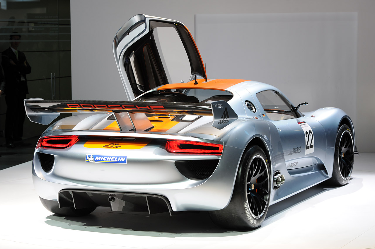 Porsche revela 918 RSR 07-porsche-918-rsr-live