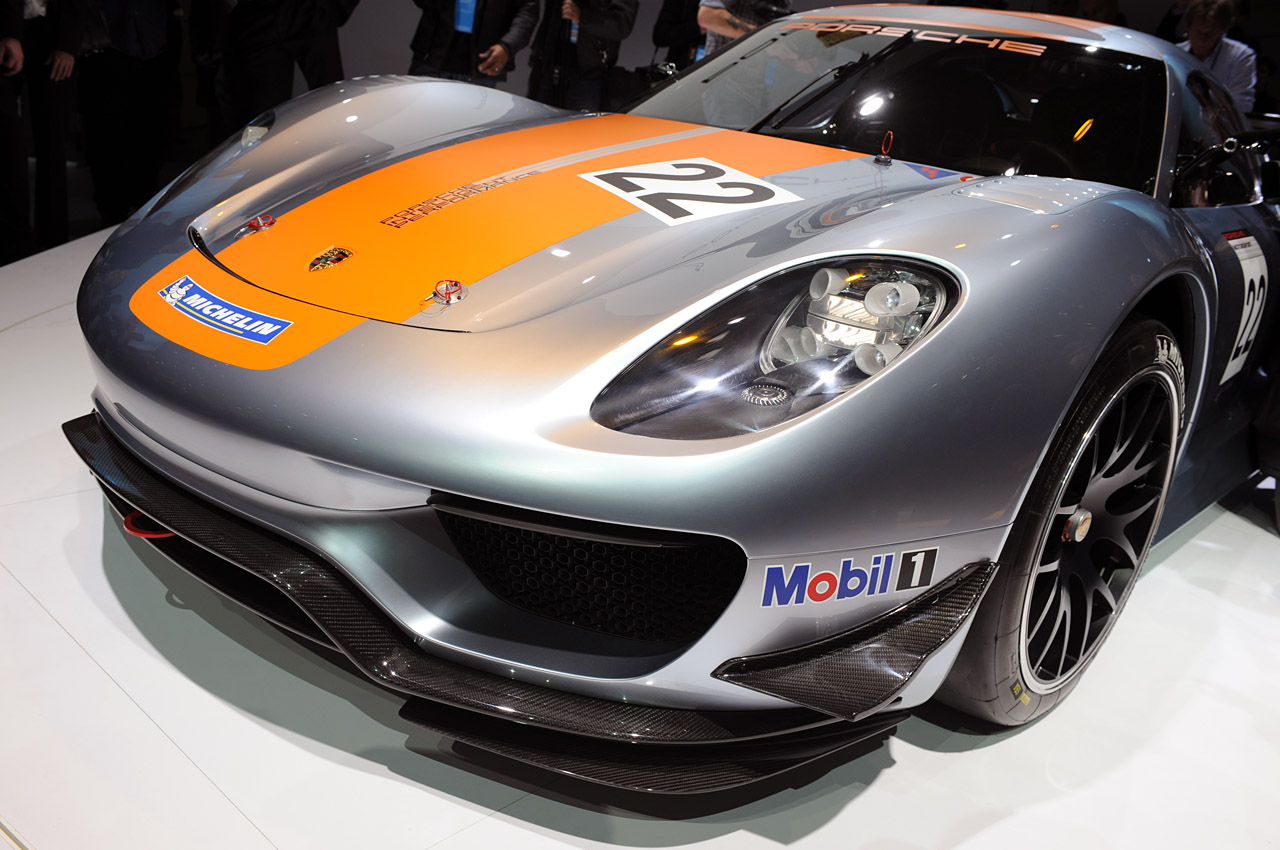 Porsche revela 918 RSR 22-porsche-918-rsr-live