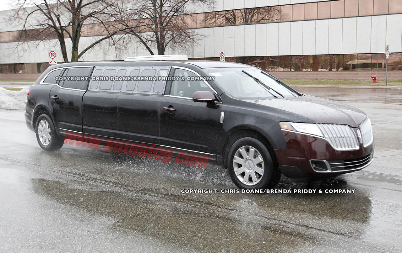 2009 - [Lincoln] MKT - Page 2 01-lincoln-mkt-stretch-limo