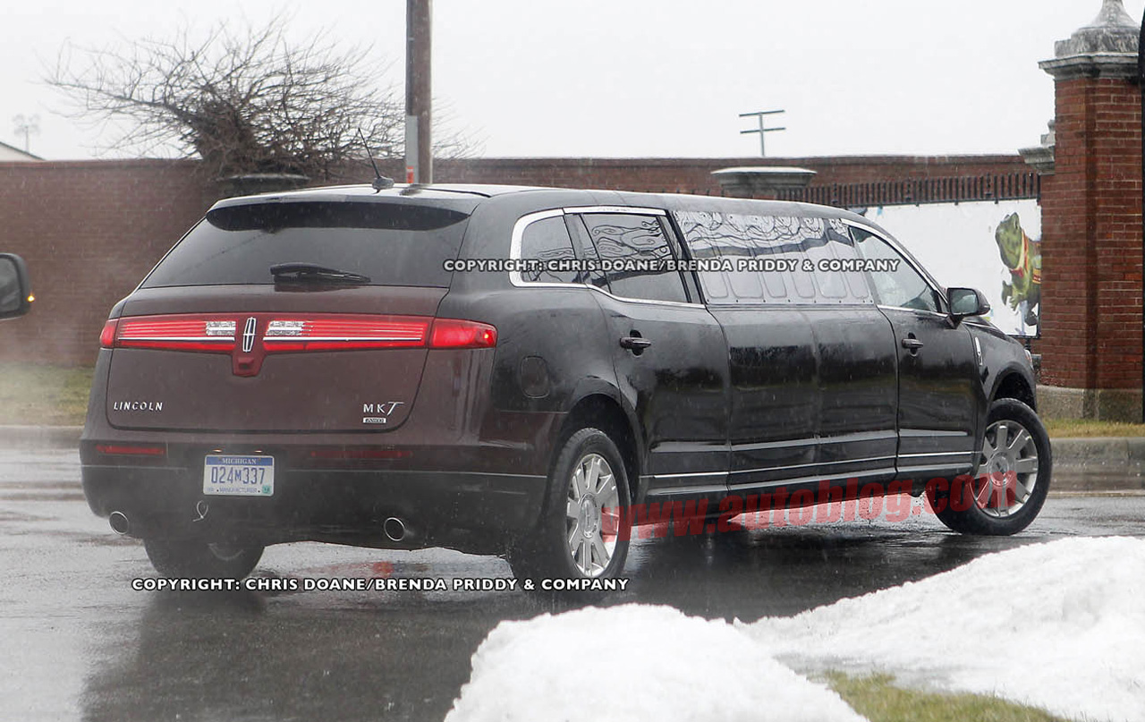 2009 - [Lincoln] MKT - Page 2 03-lincoln-mkt-stretch-limo