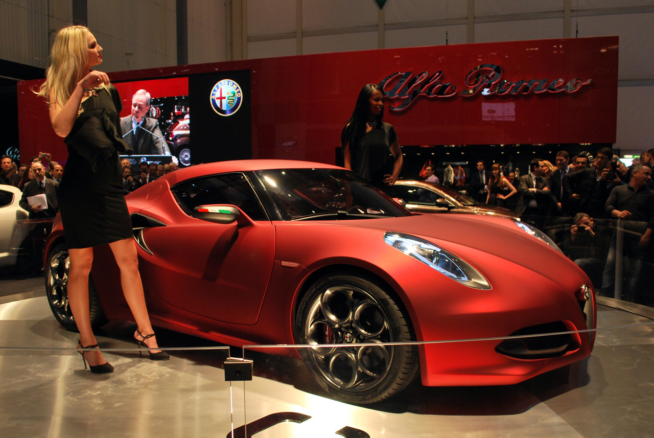 2011 - [Alfa Romeo] 4C  - Page 3 4c-live09