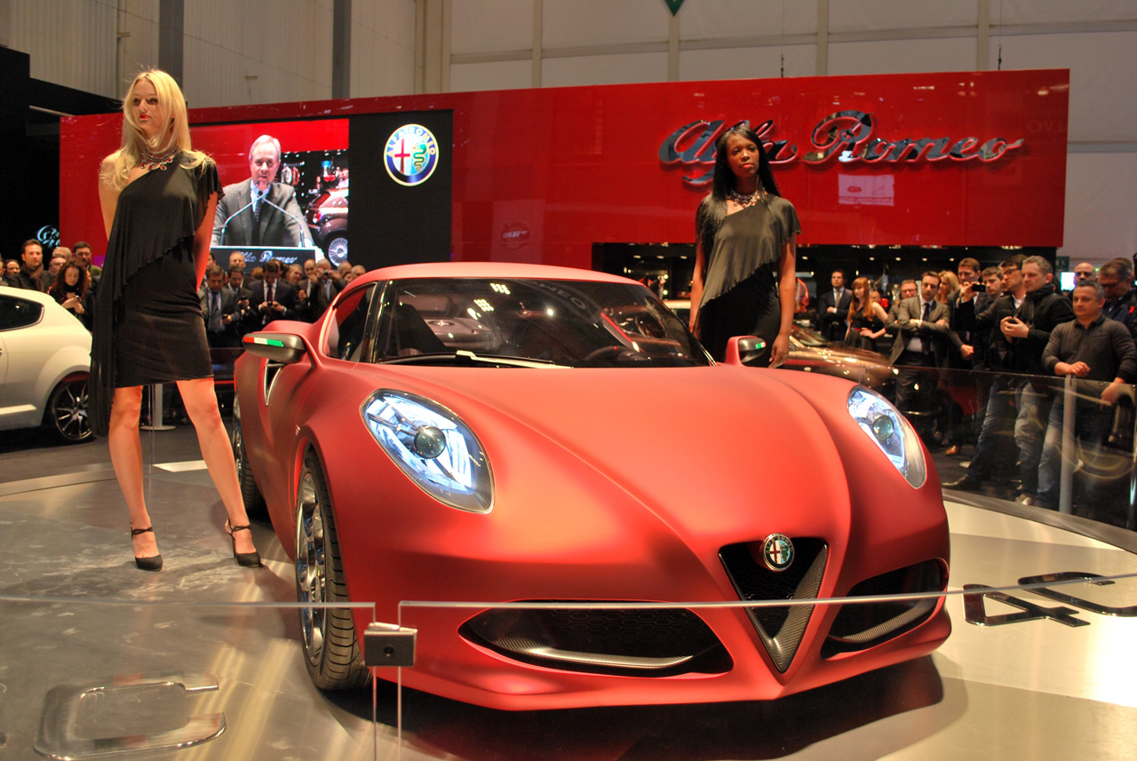 2011 - [Alfa Romeo] 4C  - Page 3 4c-live12