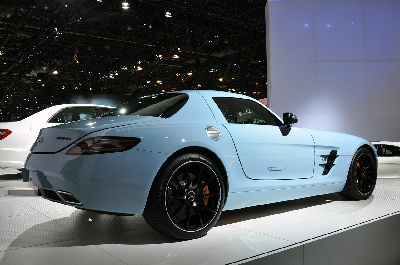 Mercedes-Benz SLS AMG wearing Gulf livery 02-mercedes-sls-amg-ny-1303303380