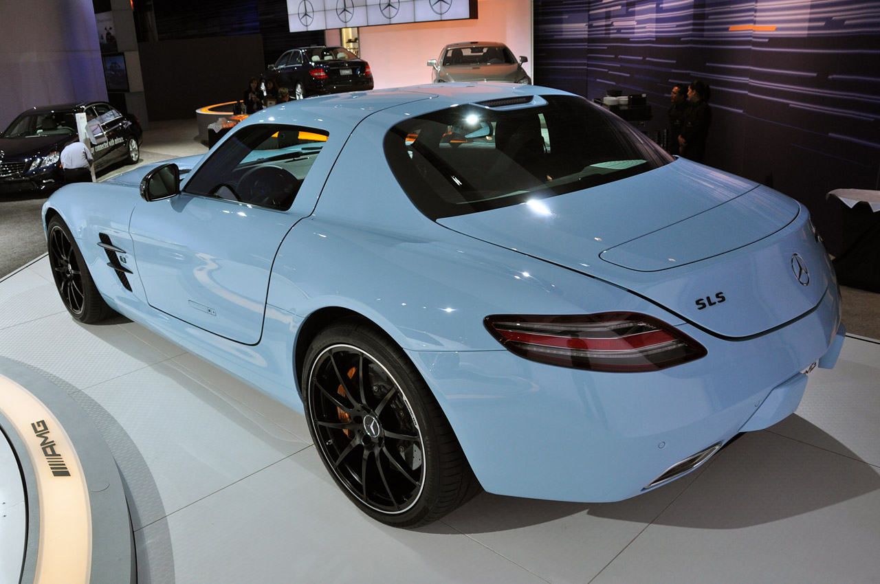 Mercedes-Benz SLS AMG wearing Gulf livery 04-mercedes-sls-amg-ny-1303303383