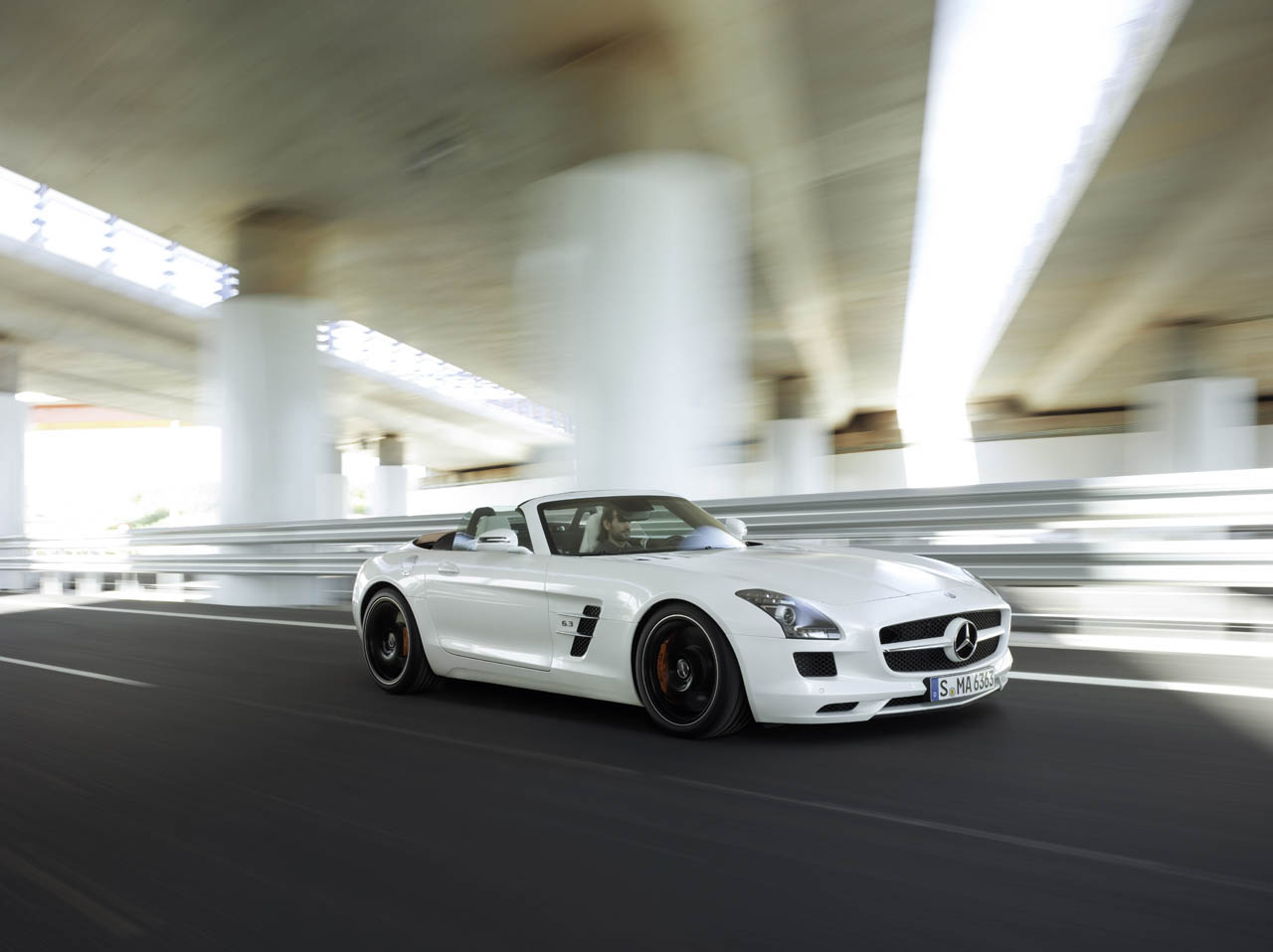 2012 Mercedes-Benz SLS AMG Roadster 21-sls-amg-roadsterofficial