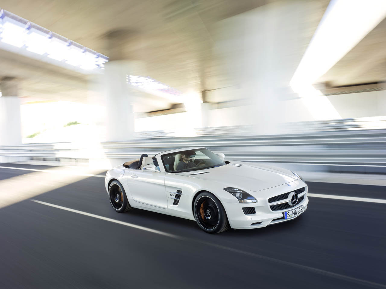 2012 Mercedes-Benz SLS AMG Roadster 36-sls-amg-roadsterofficial