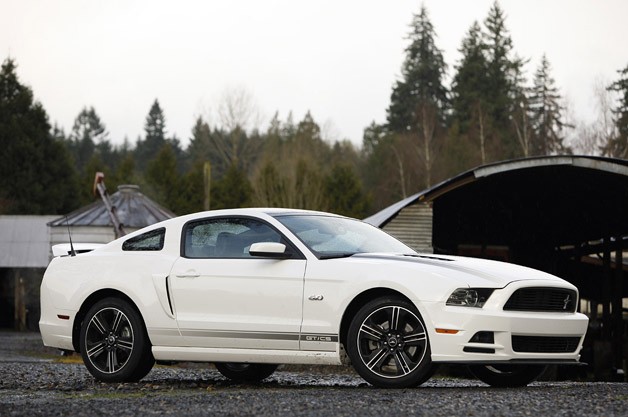 تقرير حصري عن مواصفات وأسعار موستنج 5.0 2013 2013-ford-mustang-fd