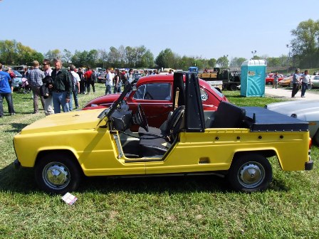 Basé sur l'ordre alphabétique, des noms de voitures, camions, dragsters, vélos, motos, tracteurs, bref tout ce qui roule !... - Page 26 Renault_rodeo_3