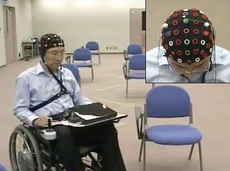 نظام التحكم الذهني بالكرسي المتحرك من تويوتا Toyota-mind-meld-wheelchair-rm-eng