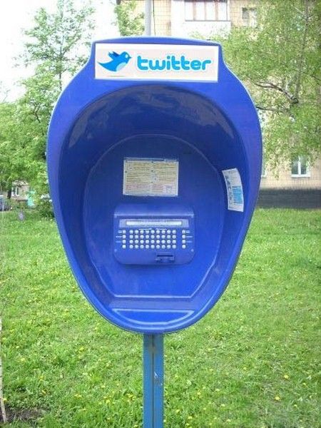 Cabinas de Twitter en la calle Poste-Twitter