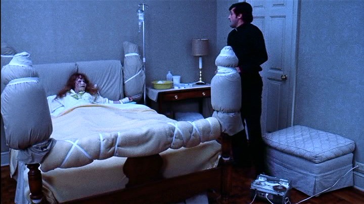 Adivina de que pelicula es esta escena El-exorcista-habitacion