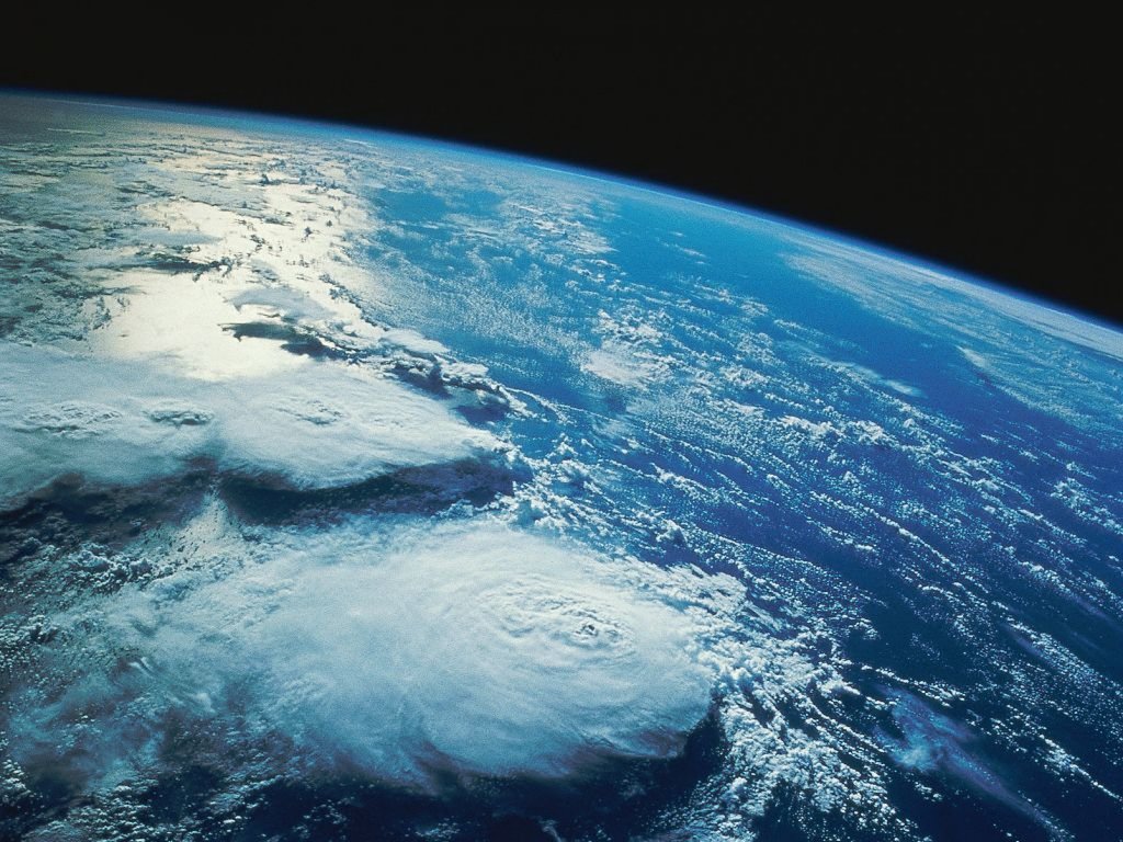 ¿Que se siente orbitar nuestro planeta?? Earth-tierra-espacio-space