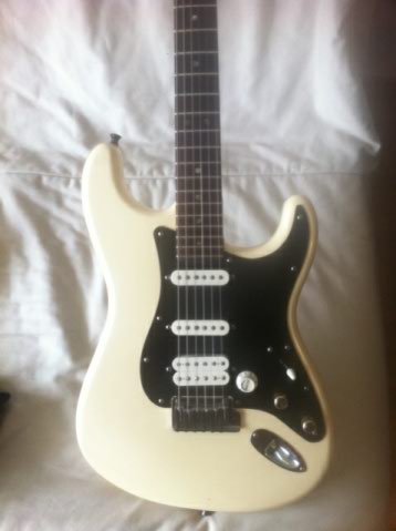 Strat fender american deluxe spécial 60ème anniversaire Strat1