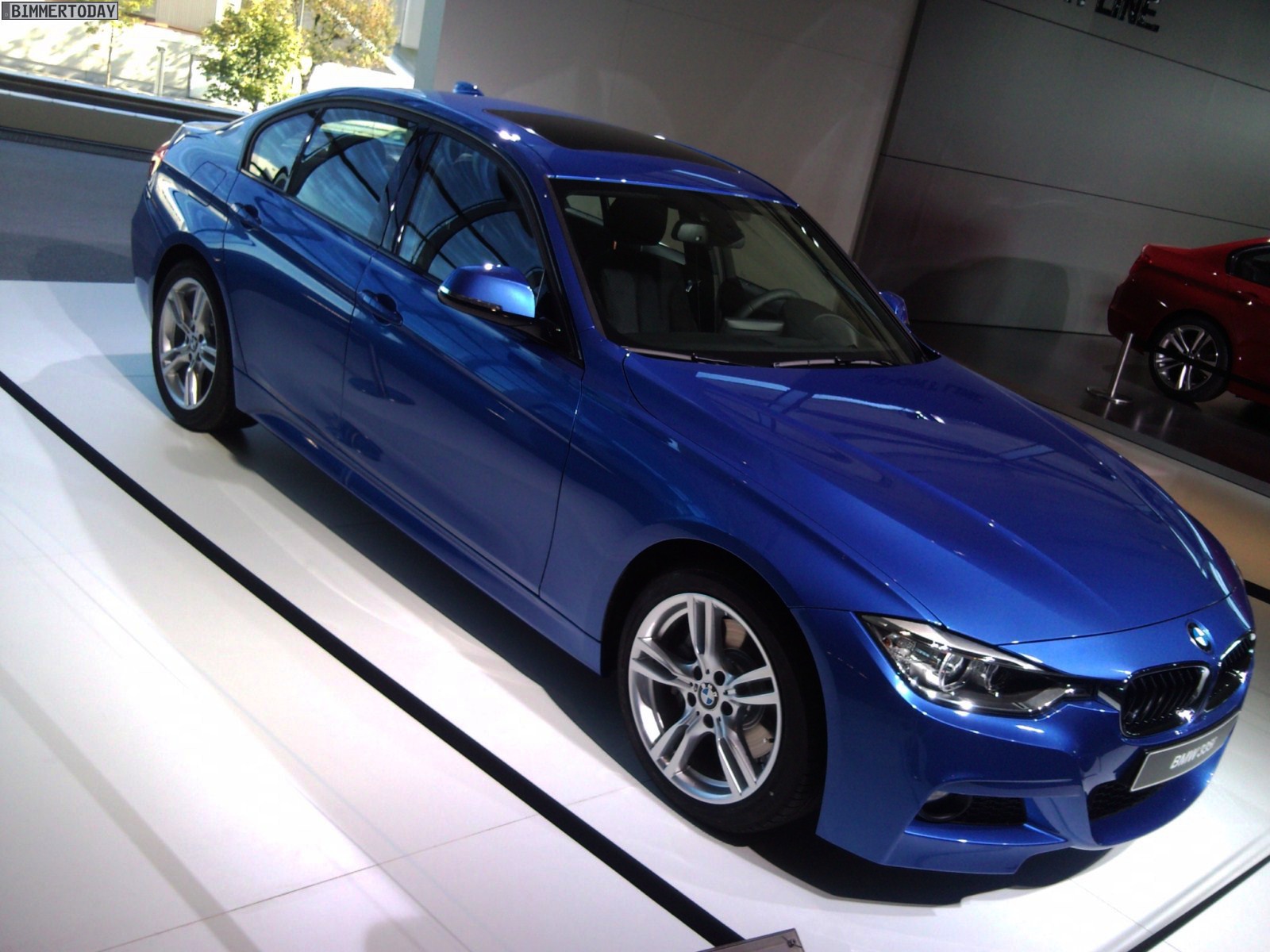 Fotos oficiales BMW F30 BMW-3er-F30-M-Sportpaket-Live-02