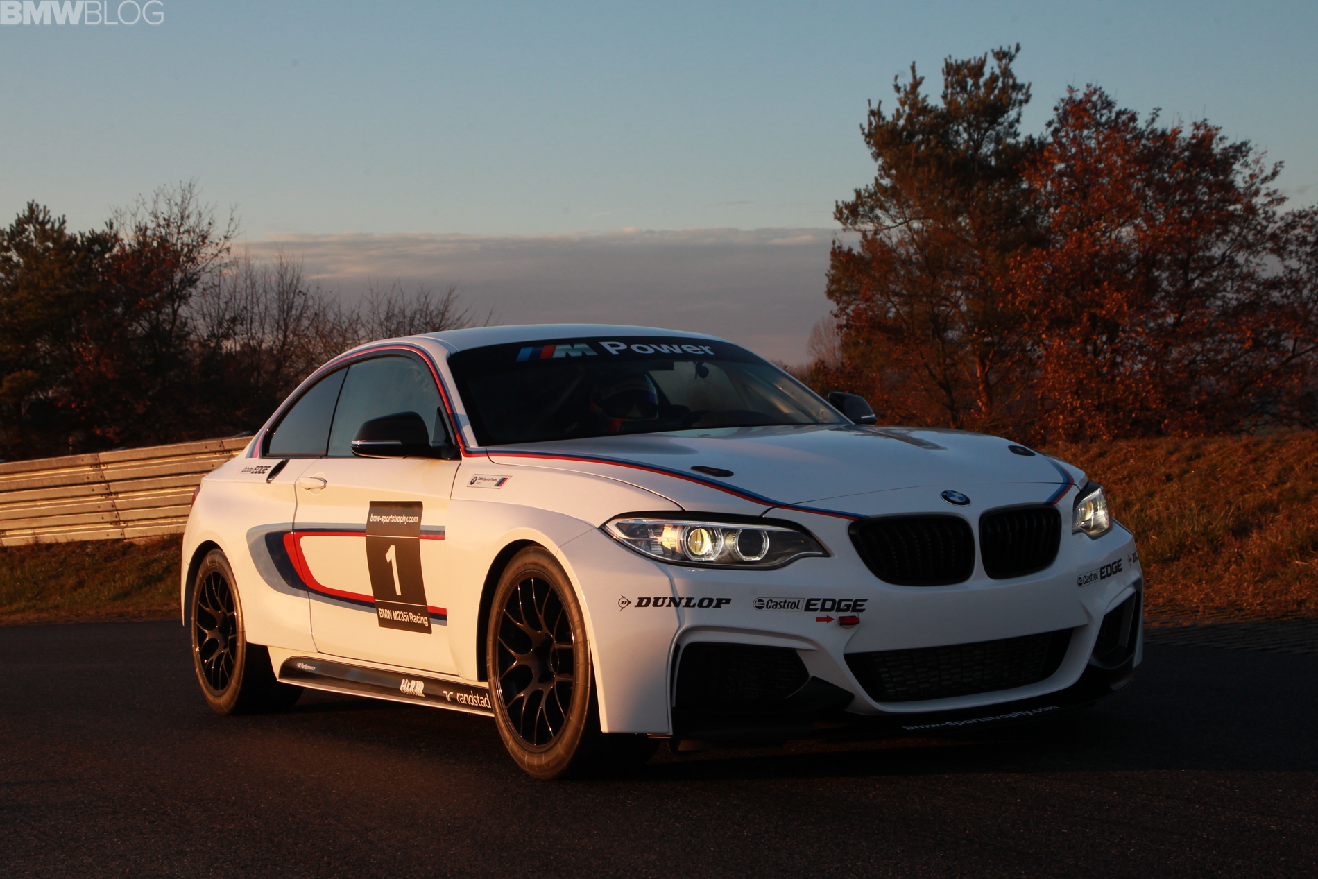 2013 - [BMW] Série 2 - Coupé/Cab. [F22/3] - Page 15 BMW-M235i-racing-car-las-vegas-04