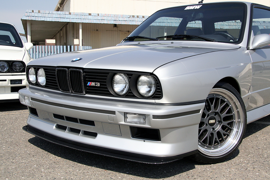 Photo de voiture choper sur le net - Page 6 Bmw-e30-m3