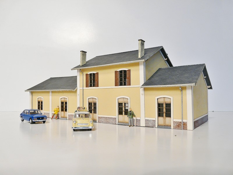 [Bois Modelisme] La gare d'Egrèze Maquette_gare_ho_maquette_ho_maquette_ho_train_maquette_bois_a_construire_maquette_bois_maquette_carton_maquette_en_bois_maquette_bois_batiment_modele_reduit_ho_BOIS_MODELISME_8