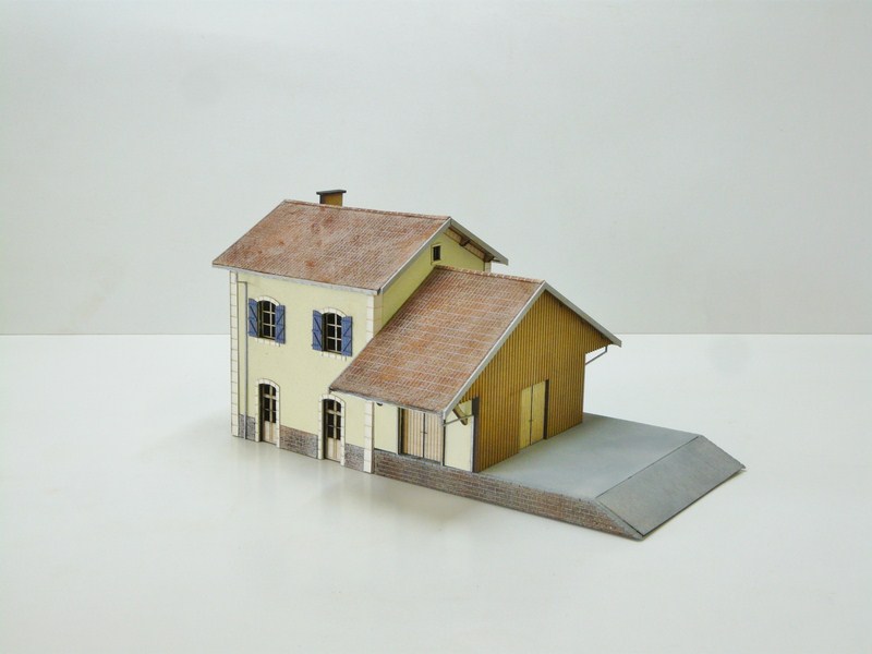 [Bois Modelisme] Une gare 2 Portes et sa halle BOIS_MODELISME_Maquette_gare_ho_maquette_ho_maquette_ho_train_maquette_bois_a_construire_maquette_bois_maquette_carton_maquette_en_bois_18