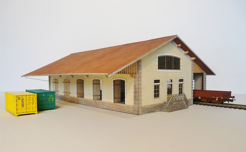 [Bois Modelisme] Elle mesure plus de 30 cm ... Halle_HO_halle_marchandises_plm_halle_marchandise_plm_ho_halle_marchandise_ho_halle_marchandises_maquette_halle_halle_pour_train_halle_187_halle_PLM_5_portes_13