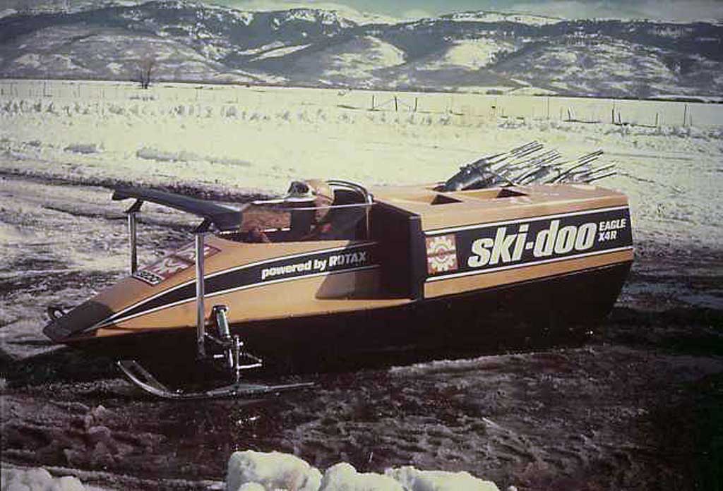 Plusieurs photos : Bombardier Ski-Doo Eagle X-4R (1969) Sd4001