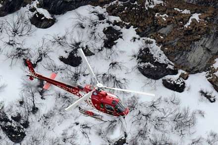 Orteku i borës në Zvicër merr me vete 11 persona 27lawine_helikopter_