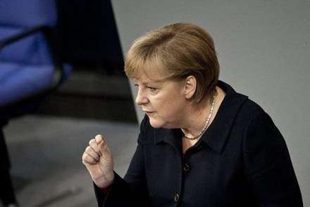 Kancelarja gjermane falënderon ushtarët gjermanë në Kosovë Merkel-bleibt