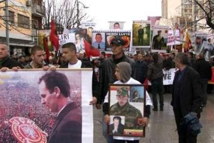 U protestua kundër arrestimeve të ish-ushtarëve të UÇK-së Protestat-ovl-uck-29