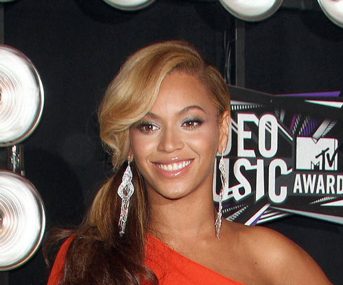 Beyonce obara rekord Twittera FP_7798212_RIJ_2011_VMA_SET1_120_152