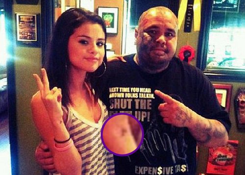 Selena Gomez uradila novu tetovažu na ručnom zglobu Selena-Gomez-new-tattoo-heart