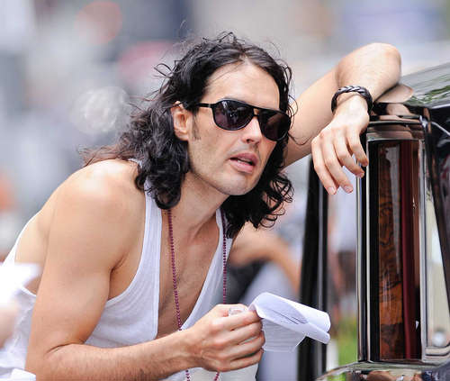 Russell Brand se sam prijavio policiji zbog incidenta s paparacom SIPA_sipausa30061741_000002