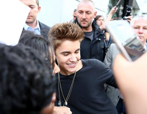 Justin Bieber doživeo potres mozga nakon incidenta u bekstejdžu FFN_CHP_Bieber_Justin_053112_9140976