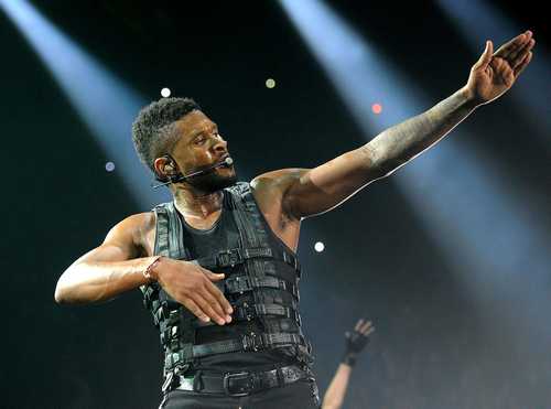 Šokirao fanove: Usher upao u karaoke bar i otpevao pesmu Michaela Jacksona SIPA_00612780_000017