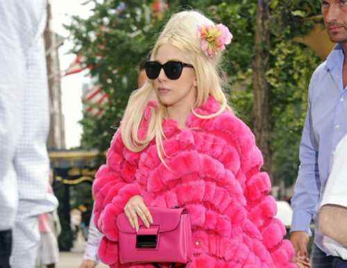 Lady Gaga spremna za brak sa Taylorom Kinneyem? Gaga585