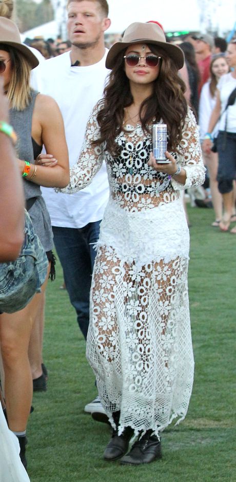 Kendall i Kylie Jenner - Page 2 FFN_Celebs_Coachella_CPPRRO_041114_51381162