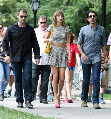 Taylor Swift - Page 6 FFN_Swift_Taylor_SpartanoFF_072414_51486441