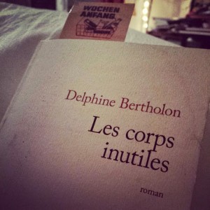 Nos dernières lectures (tome 4) - Page 16 Les-corps-inutiles-delphine-bertholon-300x300