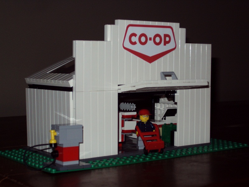 MOC - Canadian village town centre 000000_coop_agrocentre_170