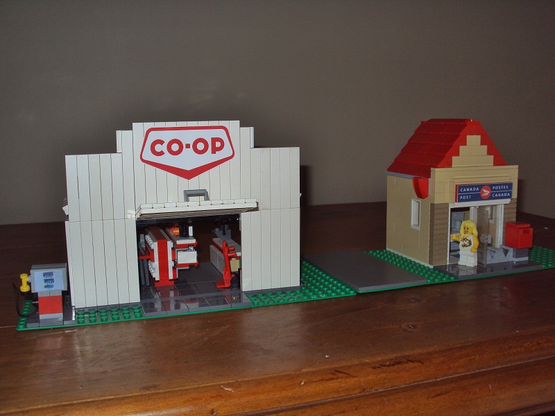 MOC - Canadian village town centre 000000_coop_and_canada_post_169