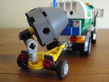 Mini MOC - Cement Mixer & Road Worker Cement_mixer_behind_water_truck