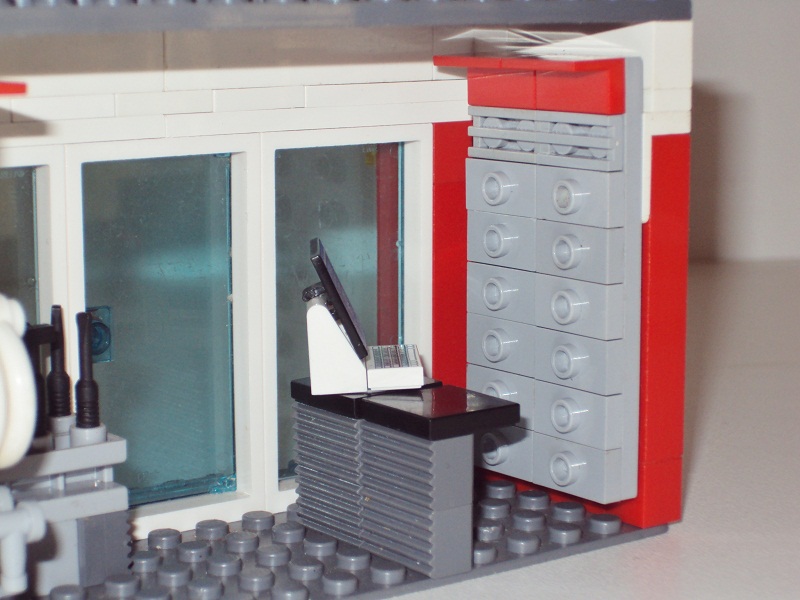 MOC - True Value Hardware Store & other US style builds True_value_us_mini_store_02