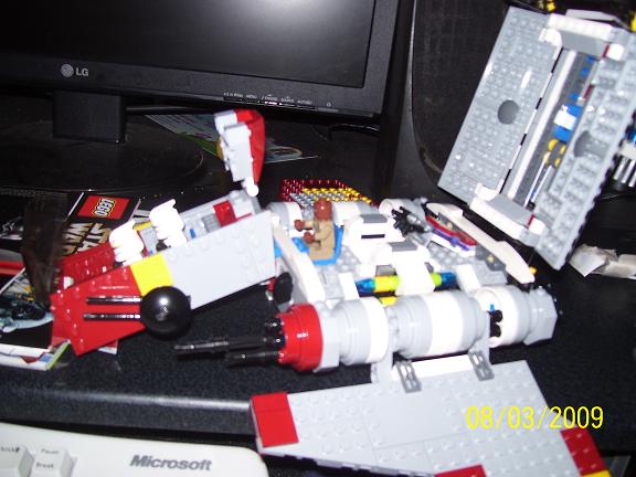 Review on set 8019 Republic attack shuttle 100_0967
