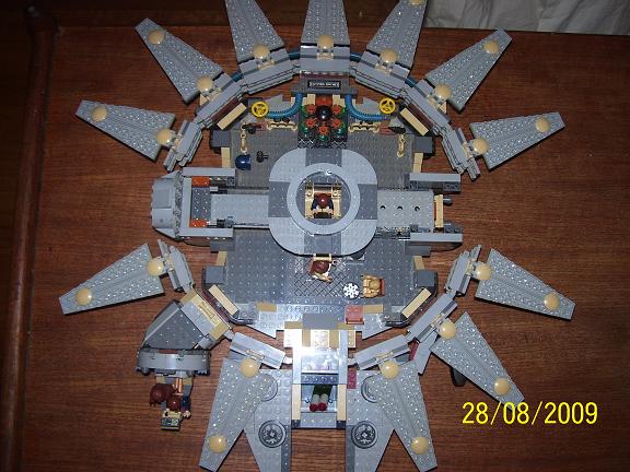 Review on retired set 4504 Millennium Falcon. 100_1140