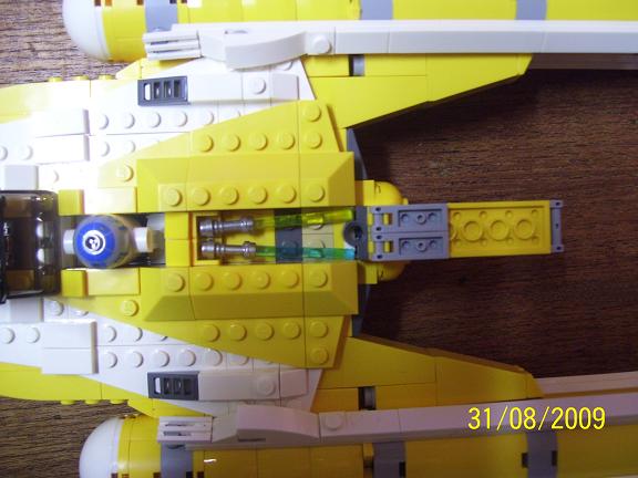 Review on set 8037 Anakin's y-wing. 100_1200