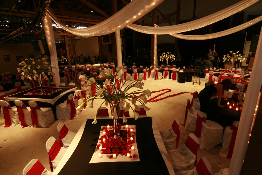 أفكارلديكورا حفل الزفاف باللون الااخمر تجنان Winter-decor-in-red-white